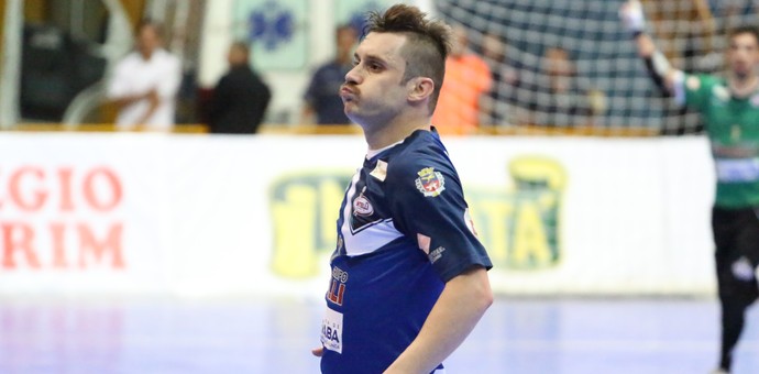 Cidão aprova bigode e se emociona com homenagem ao pai na semifinal