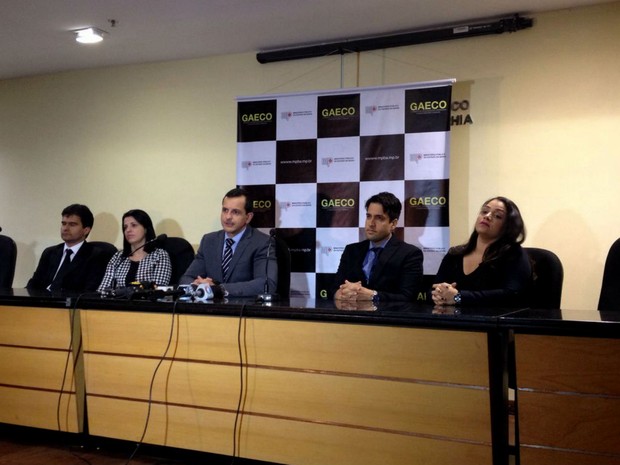 MP fala em coletiva de imprensa sobre a Operação Leopoldo, em Salvador (Foto: Maiana Belo)