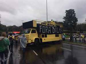 Manifestação em Porto Alegre (Foto: Mari Polo/G1)