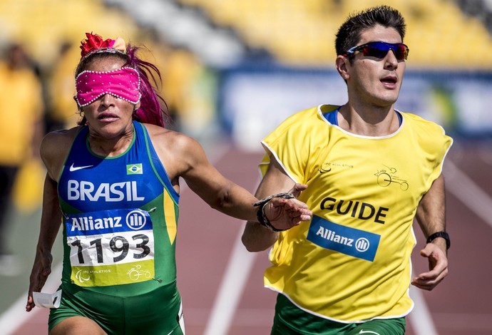 Terezinha Guilhermina é uma atleta paralímpica velocista brasileira