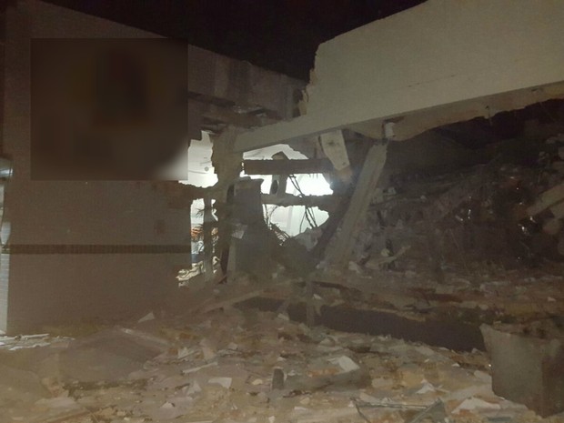 Banco ficou destruído após explosão em Araguatins (Foto: Divulgação)
