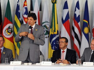 O prefeito de São Paulo, Fernando Haddad (PT), fala no encontro de prefeitos de capitais com os presidentes da Câmara e do Senado (Foto: Luis Macedo / Agência Câmara)