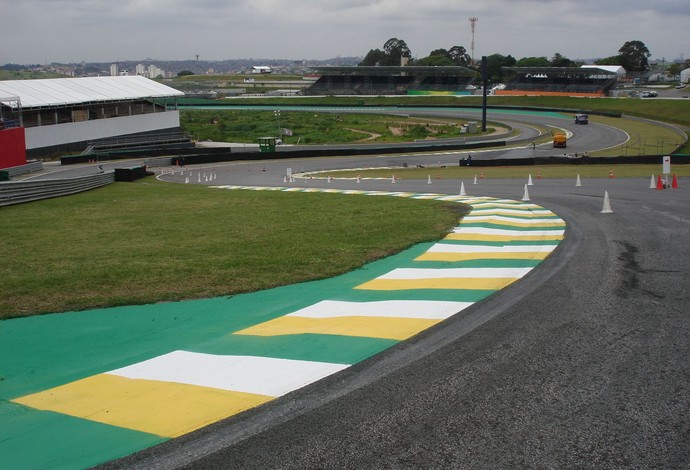 Acabamentos em Interlagos para o GP do Brasil de Fórmula 1 (Foto: Alexander Grünwald/ GLOBOESPORTE.COM)