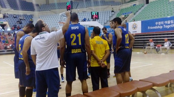 Seleção brasileira de basquete arrancou virada na estreia dos Jogos Mundiais Militares (Foto: Divulgação)