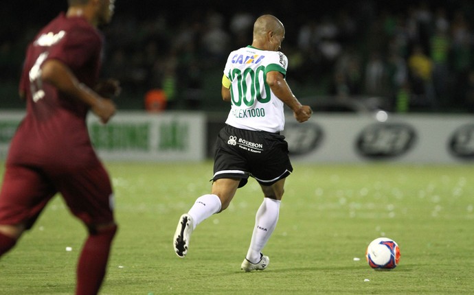 Alex, Coritiba x J Malucelli (Foto: Geraldo Bubniak/Agência Estado)