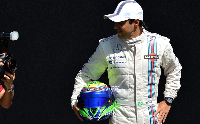 Felipe Massa posa para a foto oficial em Melbourne, palco do GP da Austrália (Foto: AFP)