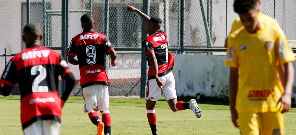 Fla avança após vitória sobre o Madureira (Foto: Gilvan de Souza)