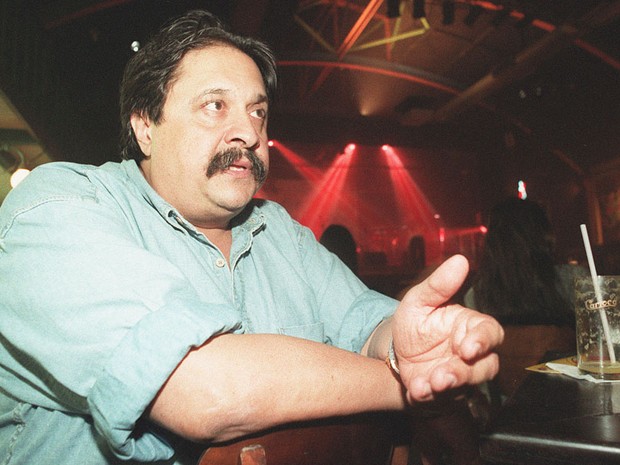 O diretor de televisão Roberto Talma durante entrevista em passagem pela TV Bandeirantes, em outubro de 1995.  (Foto: J. F. Diorio/Estadão Conteúdo)