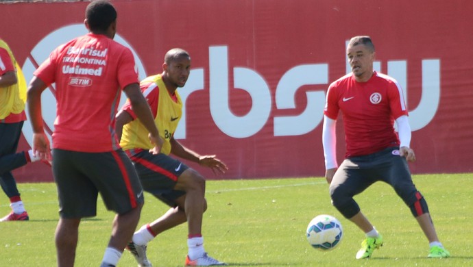 dalessandro inter internacional treino (Foto: Eduardo Deconto/GloboEsporte.com) dalessandro inter internacional treino (Foto: Eduardo Deconto/GloboEsporte.com)