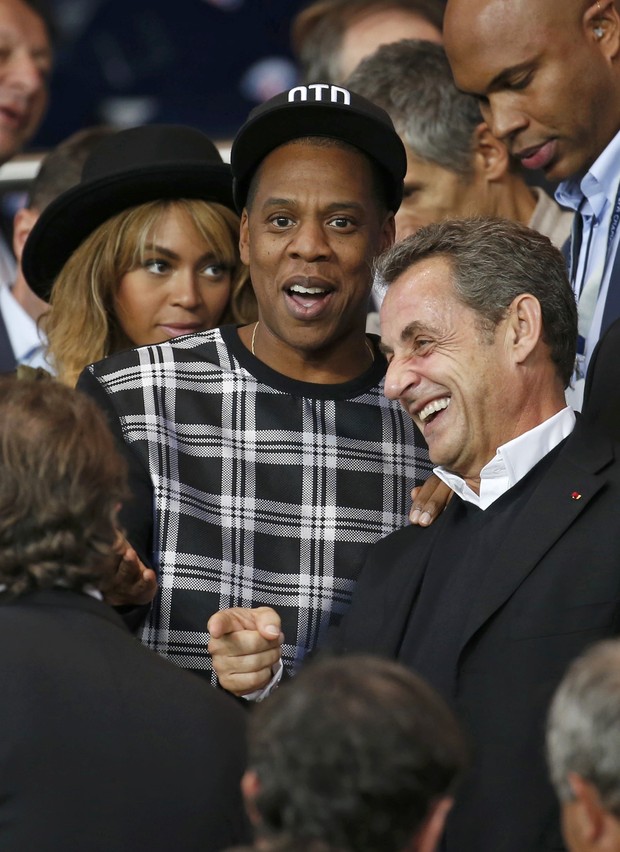 Beyoncé e Jay Z assistem a jogo de futebol entre Paris St Germain e Barcelona, em Paris (Foto: REUTERS/Philippe Wojaze)