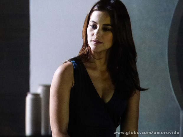 Paloma promete que vai conversar com o irmão (Foto: Amor à Vida / TV Globo)