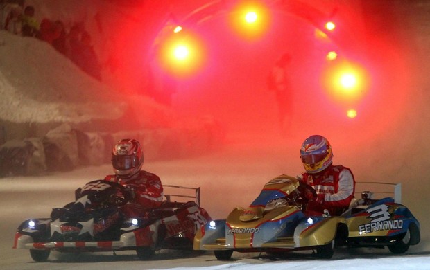 Nicky Hayden (MotoGP) e Fernando Alonso - kart no gelo - Wrooom (Foto: EFE)
