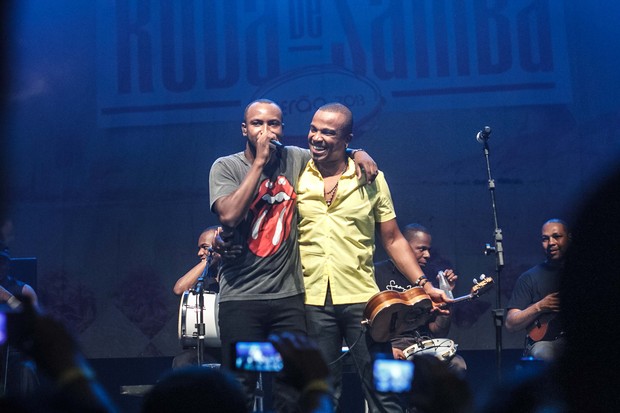 Thiaguinho e Alexandre Pires em show no Rio (Foto: Marcos Samerson/ Agência We Love Photo/ Divulgação)