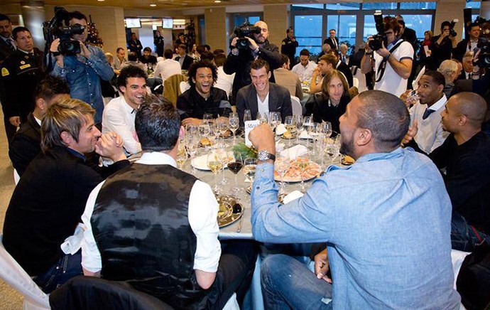 jogadores almoço de fim de ano do Real Madrid (Foto: Divulgação / Facebook Oficial)
