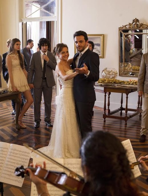 Carolina (Drica Moraes) se casa com Alex (Rodrigo Lombardi) (Foto: Globo/ Estevam Avellar)