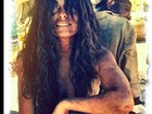 Juliana Paes: sobrancelhas por fazer e cabelos sem cortar para viver Gabriela