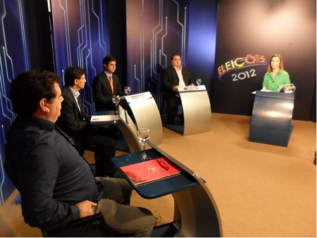 Candidatos participam de debate em Guarapuava  (Foto: Marçal Dias / RPC TV)