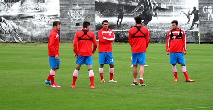 Jogadores do Irã treinam no CT do Corinthians (Foto: Rodrigo Faber )