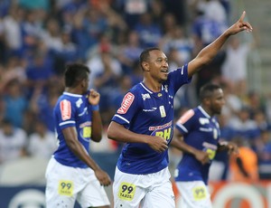 fabrício atlético-pr x cruzeiro arena da baixada brasileiro (Foto: Giuliano Gomes/PR Press)