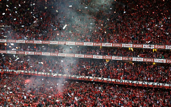 Torcida Benfica (Foto: AP)
