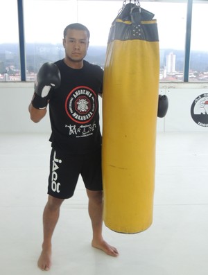 Andrews Nakahara MMA Mogi (Foto: Globoesporte.com)