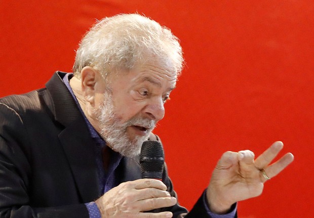O ex-presidente Luiz Inácio Lula da Silva discursa no Congresso do PT em São Paulo (Foto: Leonardo Benassatto/Reuters)