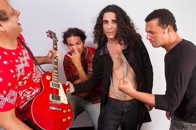 G1 Sucessos de novelas e banda Os Caetanos animam noite no Recife