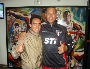 Jadson com Luis Fabiano (Foto: Divulgação/ Site Oficial do São Paulo)