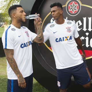 Kazim e mistério: veja como foi a reapresentação do Corinthians