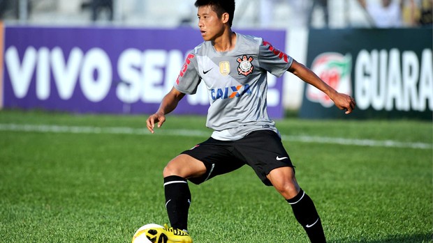 Zizao na partida do Corinthians contra o Paulista (Foto: AFP)