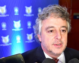 Nobre cita folha salarial e esfria chance de mais reforços no Palmeiras