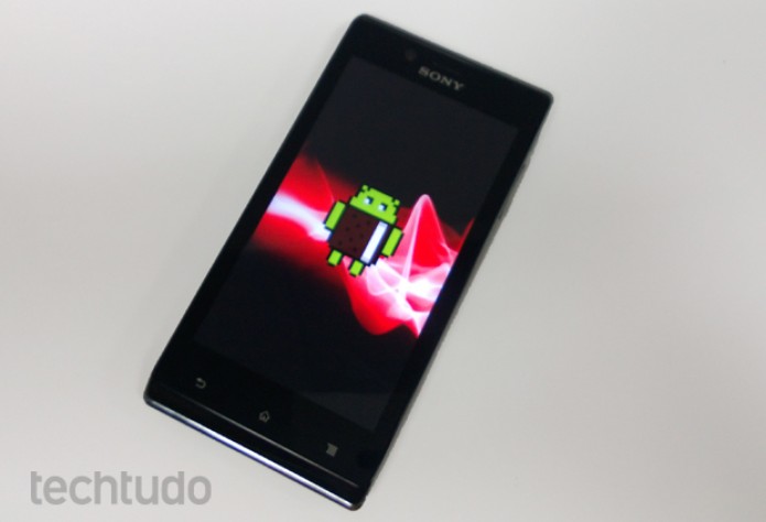 Xperia J vem com o Android 4.0.4 Ice Cream Sandwich (Foto: Elson de Souza/TechTudo) Xperia J vem com o Android 4.0.4 Ice Cream Sandwich (Foto: Elson de Souza/TechTudo)