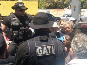 Após um dos assaltos, um motorista que presenciou a ação, atropelou um dos bandidos (Foto: Divulgação/ 5ºBPM) Após um dos assaltos, um motorista que presenciou a ação, atropelou um dos bandidos (Foto: Divulgação/ 5ºBPM)