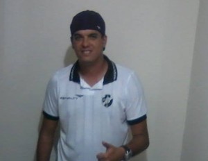 o golpista Décio com camisa do Vasco (Foto: Arquivo Pessoal)