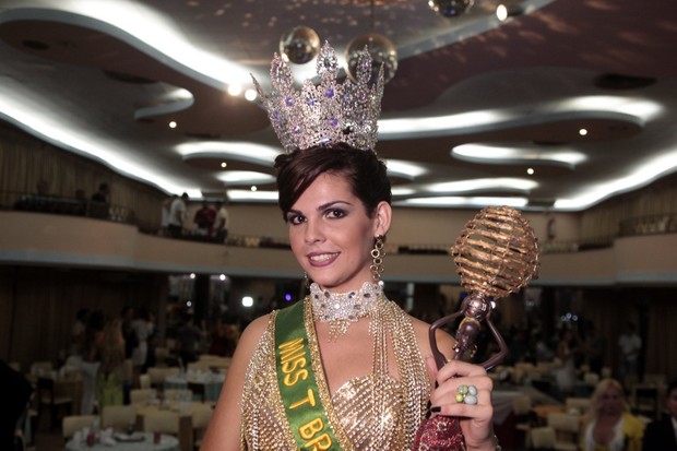 Náthalie Oliveira, a Miss Transex 2015 (Foto: Isac Luz/EGO)