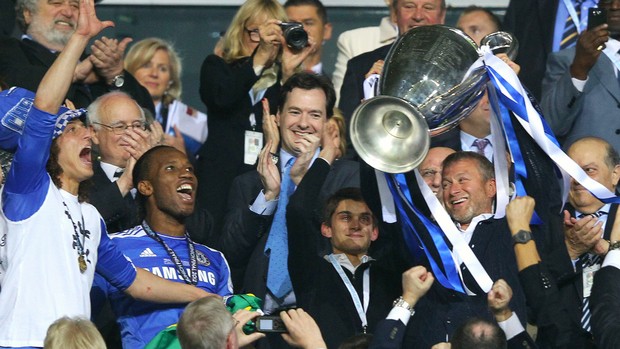 Roman Abramovich Chelsea troféu Liga dos Campeões (Foto: Getty Images)