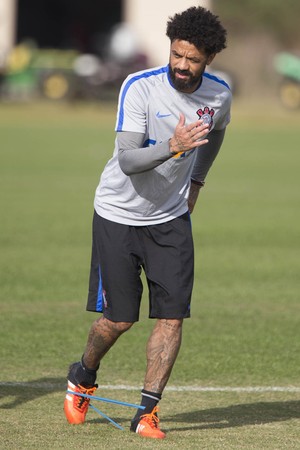 Fora da lista, Cristian e Mendoza serão emprestados pelo Corinthians