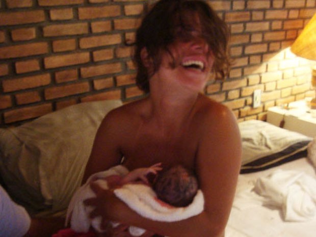 Mariana Maffeis Feola, 29 anos, disse que sua recuperação pós-parto domiciliar foi imediata (Foto: Arquivo Pessoal/Marcelly Ribeiro)