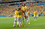 Neymar assinala o gol 100 da Copa
de 2014 na partida 100 da Seleção (Jefferson Bernardes / VIPCOMM)