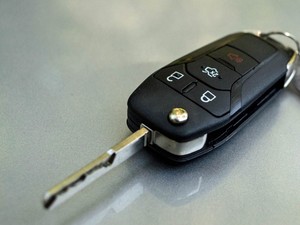 Ladrões aparentemente carregam dispositivo