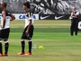 Sob olhar de Tite, jovens do Timão se destacam em treino de finalizações