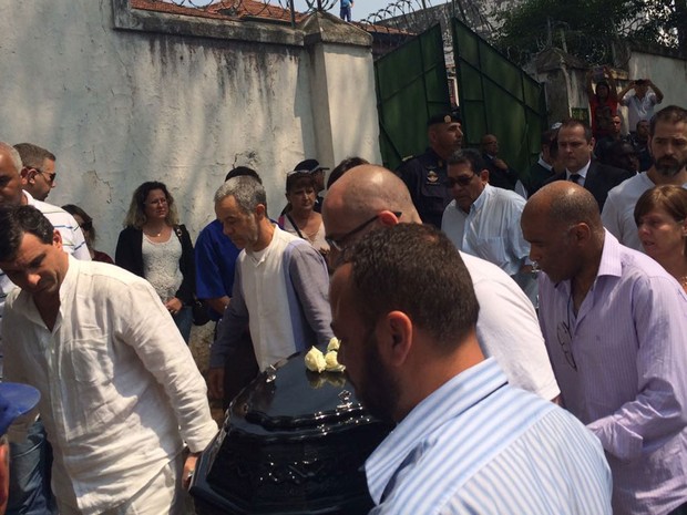 Resultado de imagem para Fãs, amigos e familiares se despedem de Domingos Montagner