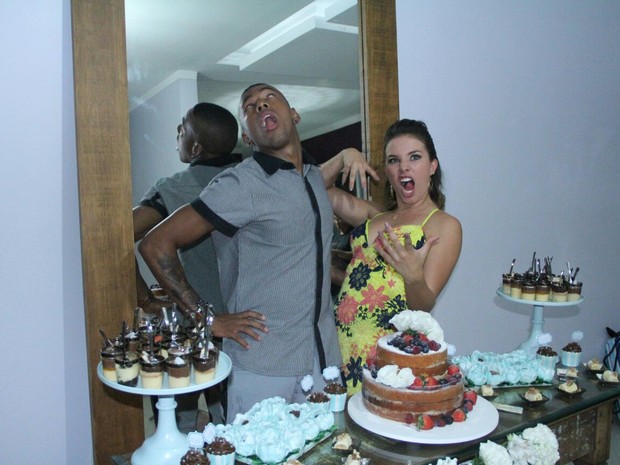 Nego do Borel e Laryssa Ayres em festa no Rio (Foto: Divulgação)