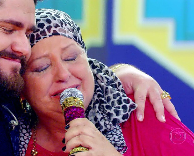 Dione emociona cantores sertanejos (Foto: Esquenta!/TV Globo)