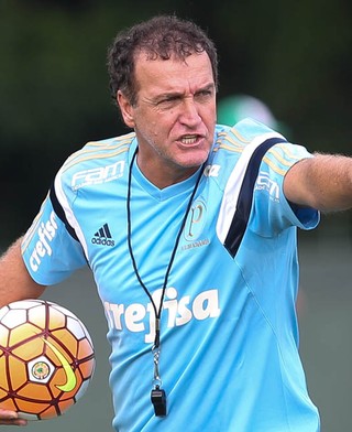 Laterais seguras, linhas rápidas e bola no pé: Palmeiras tenta mudar em 72h