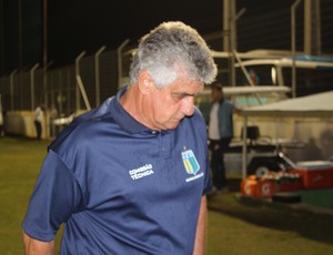 José Ângelo, técnico do Nacional-MG (Foto: Cleber Corrêa/GLOBOESPORTE.COM)