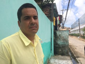 Deivison Ferreira, morador do entorno do Complexo do Curado (Foto: Thays Estarque/G1)