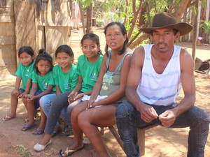 Casal tem outras quatro meninas (Foto: Gabriela Pavo/ G1 MS)