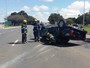 Motorista se fere após bater o carro e capotar no Eixo Monumental