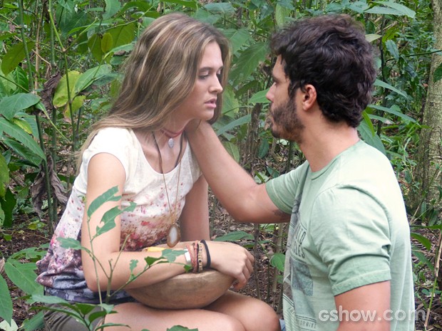 William confessa que só pensa em beijar Lili novamente (Foto: Além do Horizonte/TV Globo)